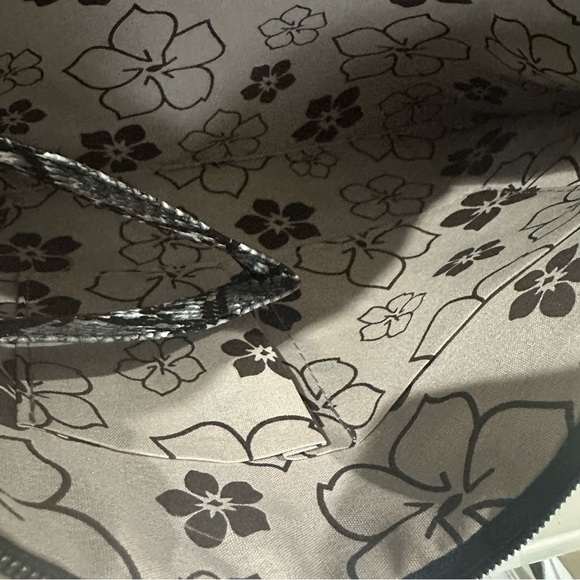 Snake Print Oversized Vegan Leather Wristlet Clutch Bag - Picture 6 of 8